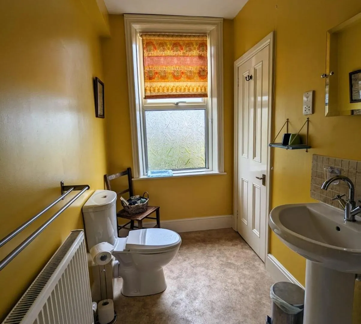 Number 18 Bed and Breakfast Γουίτμπι 0*,  Ηνωμένο Βασίλειο